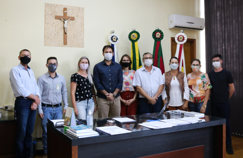 SECRETARIA DE EDUCAÇÃO FIRMA PARCERIA COM A CERTHIL