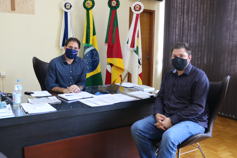 VEREADOR DE ALEGRIA VISITA PREFEITO