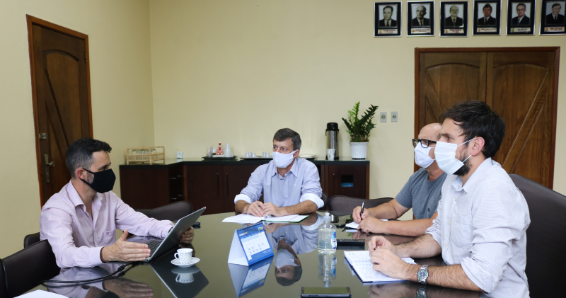 PROPRIETÁRIO DA AGREN SE REÚNE COM O EXECUTIVO