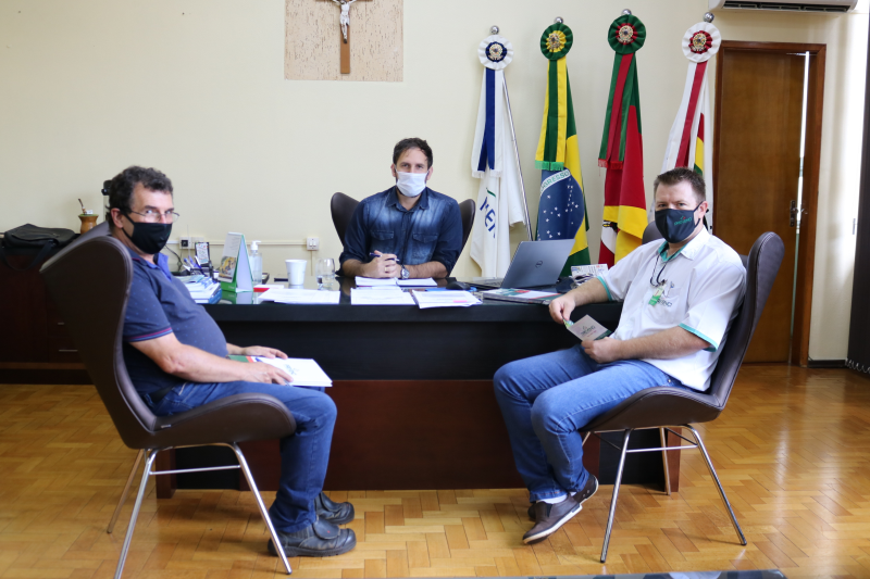 INTEGRANTES DA PREVENCI VISITAM PREFEITO