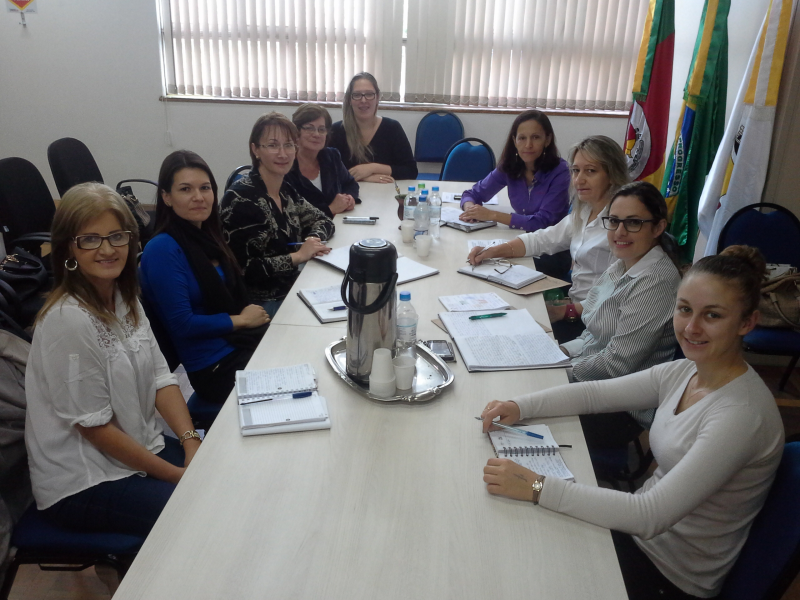 SECRETÁRIA DE SAÚDE SE REÚNE COM ENFERMEIRAS