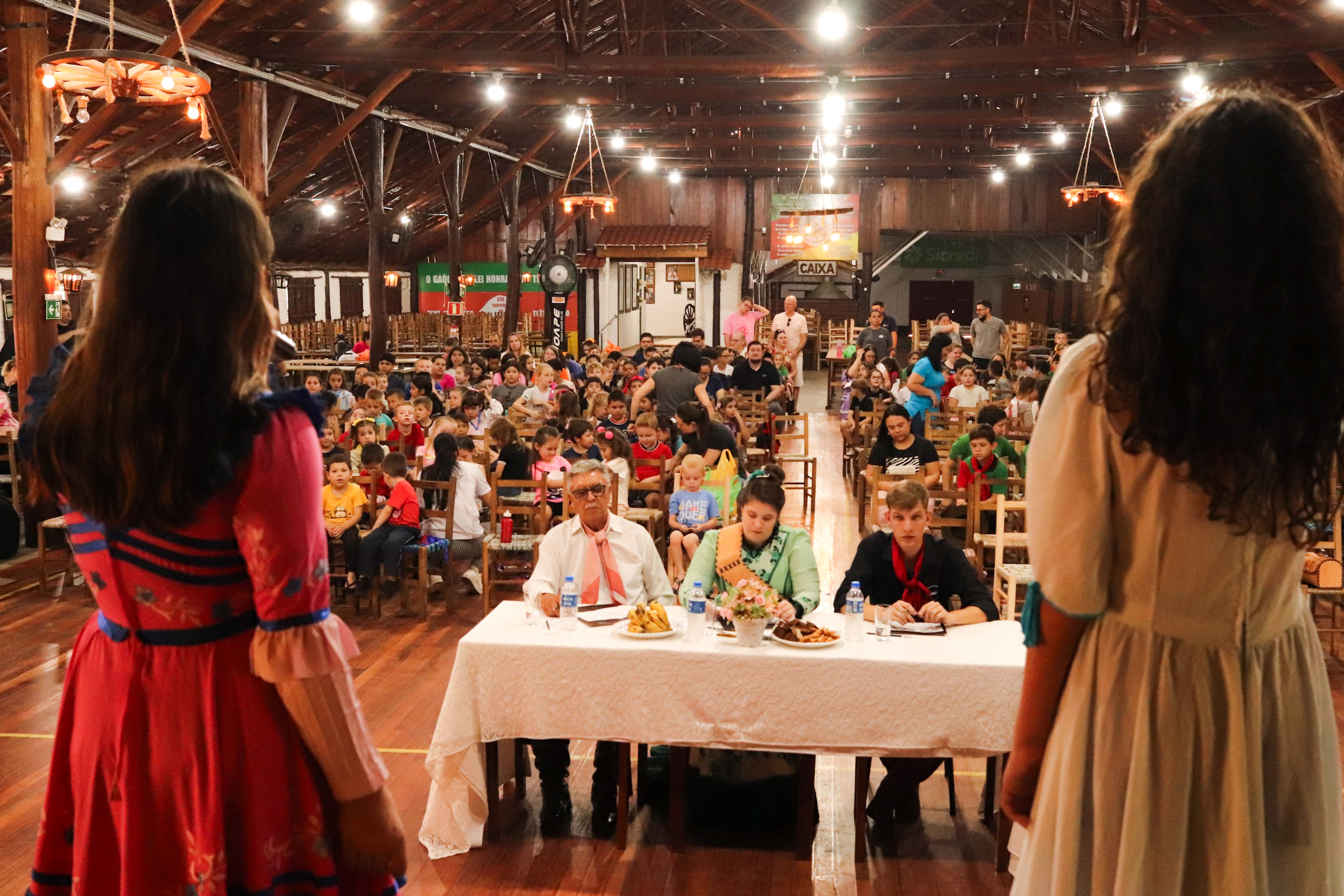 <p>5&ordm; CONCURSO DA CULTURA GA&Uacute;CHA DE TR&Ecirc;S DE MAIO OCORREU ONTEM</p>
