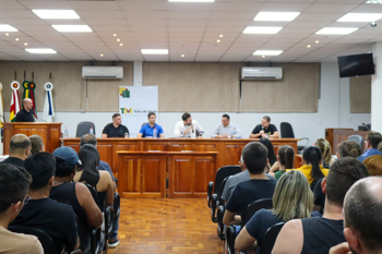 <p>ASSINATURA DOS CONTRATOS E ENTREGA DOS LOTES DO PROGRAMA HABITACIONAL VIDA NOVA OCORRERAM NA &Uacute;LTIMA SEXTA-FEIRA</p>