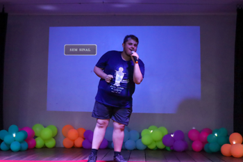 <p>UNIFORMES ESCOLARES COME&Ccedil;AM A SER ENTREGUES NA REDE MUNICIPAL</p>