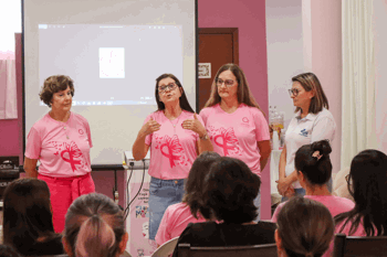 <p>ENCONTRO LA&Ccedil;O ROSA FORTALECE MULHERES EM TRATAMENTO CONTRA O C&Acirc;NCER EM TR&Ecirc;S DE MAIO</p>