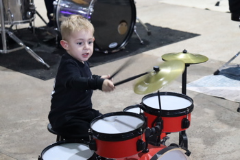 <p>MAIS DE 50 BATERISTAS PARTICIPARAM DO 2&ordm; ENCONTRO DE BATERISTAS</p>