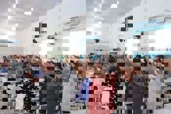 <p>MELHOR IDADE EM DESTAQUE RE&Uacute;NE EMO&Ccedil;&Atilde;O E HOMENAGENS NO M&Ecirc;S DAS M&Atilde;ES</p>