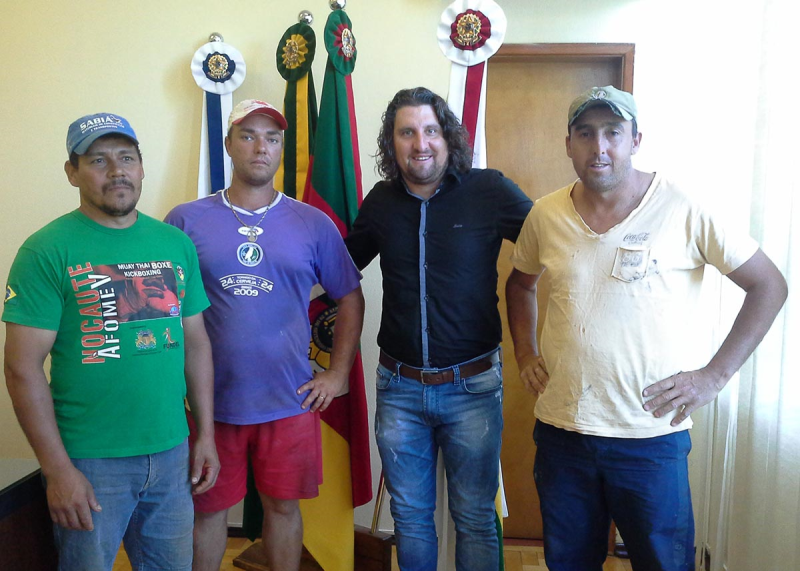 MAURI MELLA ASSUME O EXECUTIVO