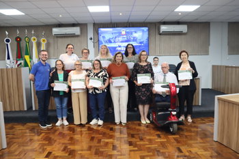 <p>IDOSOS PARTICIPAM DO PROJETO PREFEITO POR UM DIA EM TR&Ecirc;S DE MAIO</p>