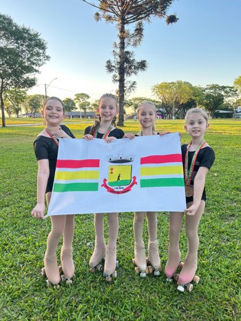 <p>ATLETAS TR&Ecirc;S-MAIENSES BRILHAM NO TORNEIO ESTADUAL DE PATINA&Ccedil;&Atilde;O ART&Iacute;STICA 2025</p>