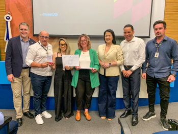 <p>TR&Ecirc;S DE MAIO GANHA O SELO E TROF&Eacute;U CRIADORES DE FUTURO</p>