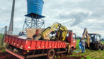 <p>EST&Aacute; SENDO REALIZADA A REINSTALA&Ccedil;&Atilde;O DA BOMBA D&rsquo;&Aacute;GUA EM QUARAINZINHO</p>