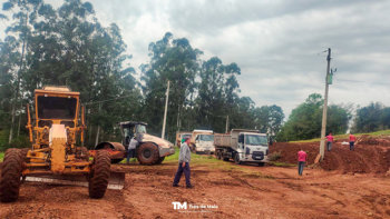 Secretaria de Agricultura realiza melhorias em propriedades leiteiras no interior de Tr&ecirc;s de Maio
