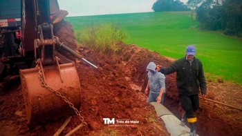 Secretaria de Agricultura realiza limpeza da Ponte do Rio Santa Rosa e libera o tr&acirc;nsito em Auxiliadora