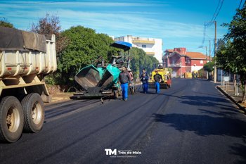 Pavimenta 3 avan&ccedil;a e inicia etapa de capeamento asf&aacute;ltico nas ruas Riachuelo e Consolata