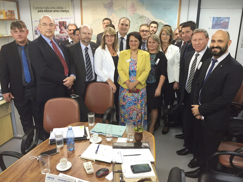 PREFEITO ENCAMINHA PLEITOS EM BRASÍLIA