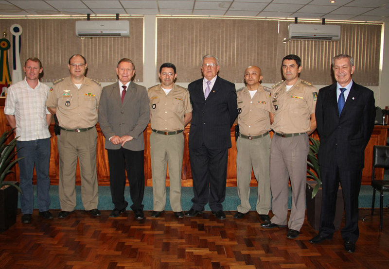PREFEITO PARTICIPA DE ASSUNÇÃO DO COMANDO DA 3ª COMPANHIA DO 4º BPAF