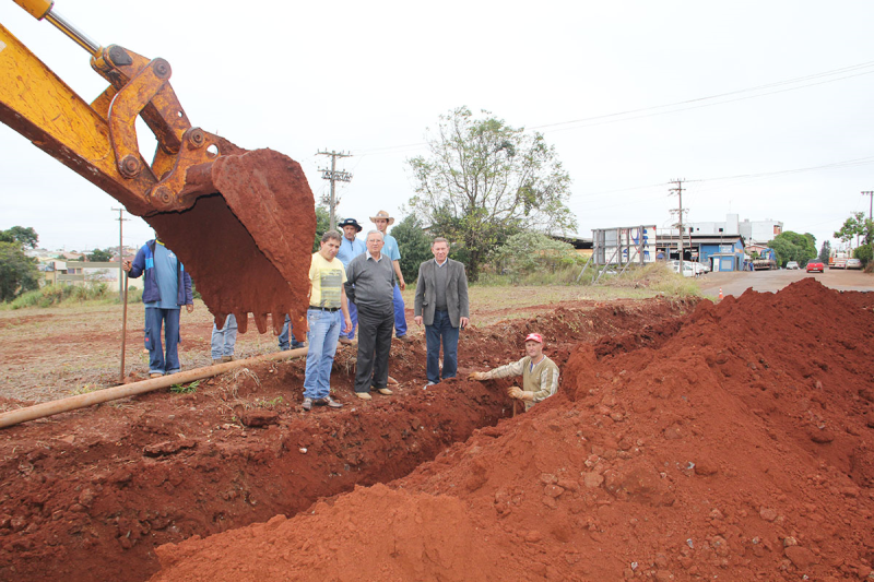 EXECUTIVO E LEGISLATIVO VISTORIAM OBRAS