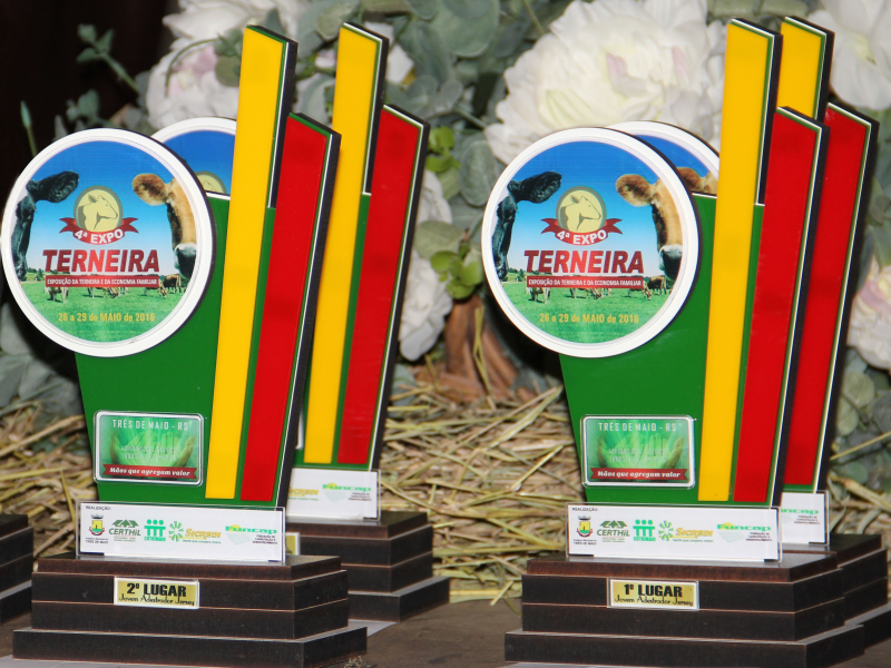 PREMIAÇÃO DO CONCURSO MORFOLÓGICO DAS RAÇAS HOLANDESA E JERSEY OCORREU NA S