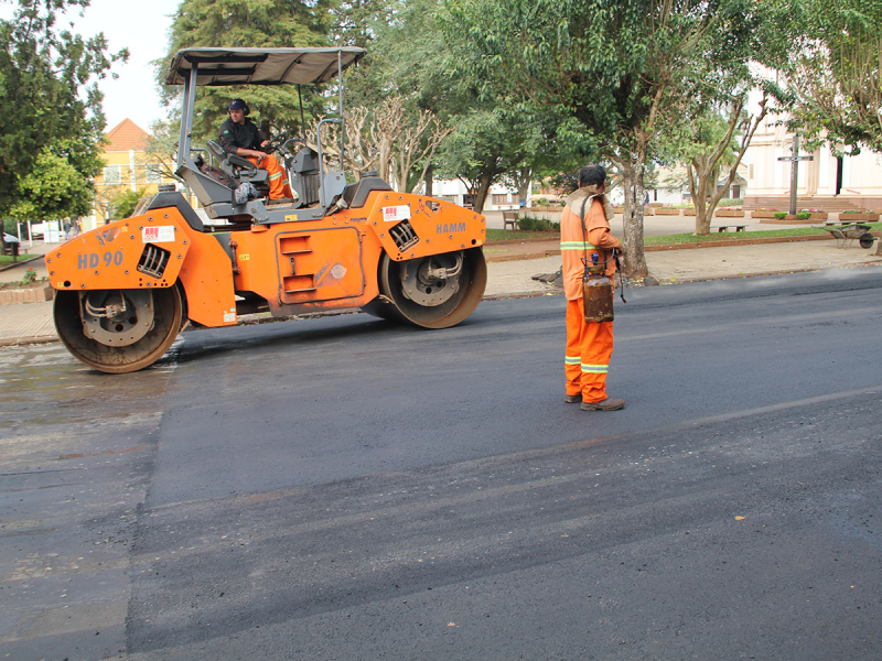 SEGUE A RECUPERAÇÃO ASFÁLTICA DO MUNICÍPIO