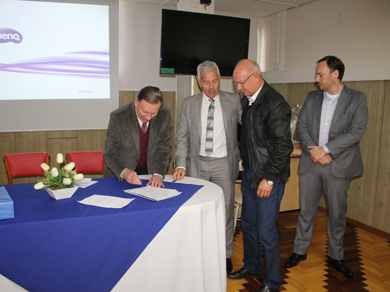 ASSINADO CONVÊNIO PARA CONTINUIDADE DE TRAUMATO-ORTOPEDIA DO HSVP