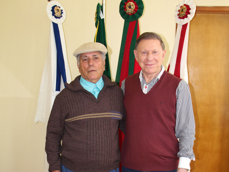 SERVIDOR VISITA PREFEITO CASALI