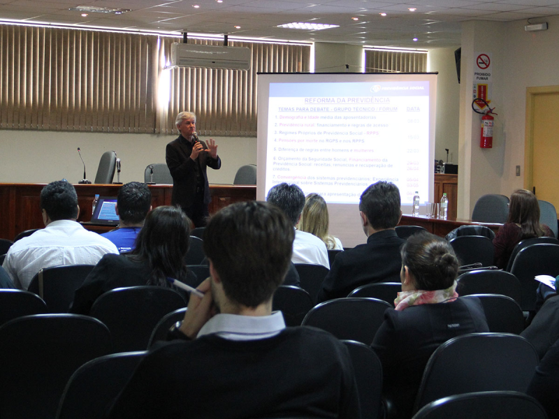 SIMPÓSIO PREVIDENCIÁRIO OCORREU ONTEM