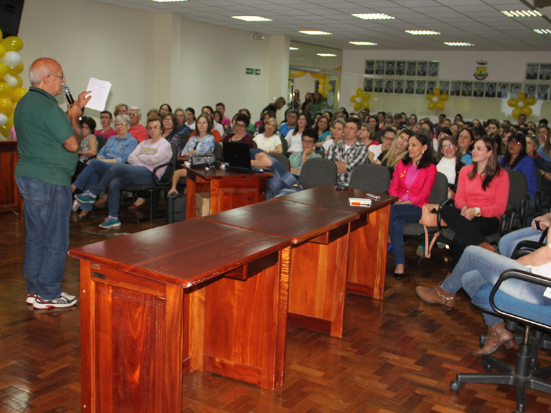 SECRETARIA DE SAÚDE PROMOVE PALESTRA SOBRE O CENTRO DE VALORIZAÇÃO DA VIDA 