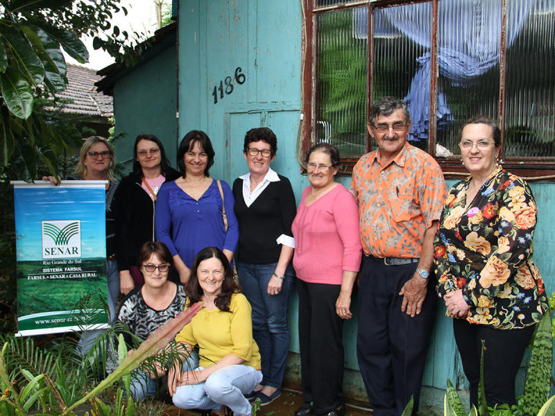SECRETARIA DA MULHER REALIZA CURSO DE JARDINAGEM