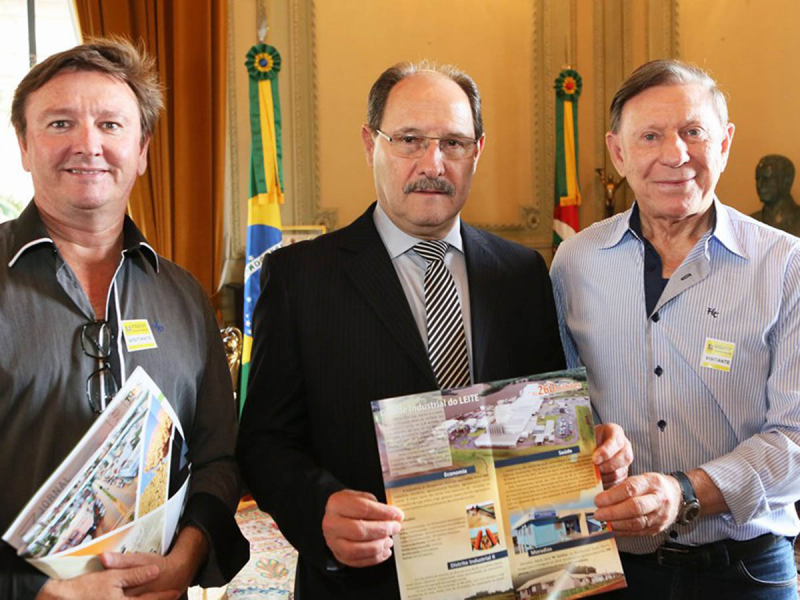 PREFEITO ENCAMINHA PLEITOS EM PORTO ALEGRE