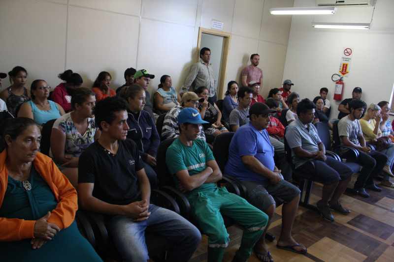 Moradores dos bairros Schardong e Santa Maria são recebidos pelo Governo Mu