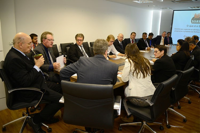 Prefeito cumpre agendas e busca recursos em Brasília