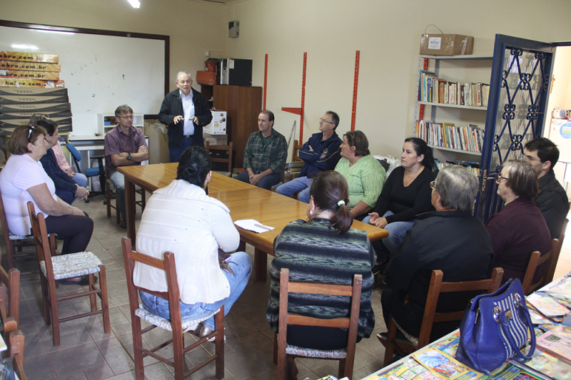 Secretaria de Saúde e Rotary realizam reunião no bairro Guaíra