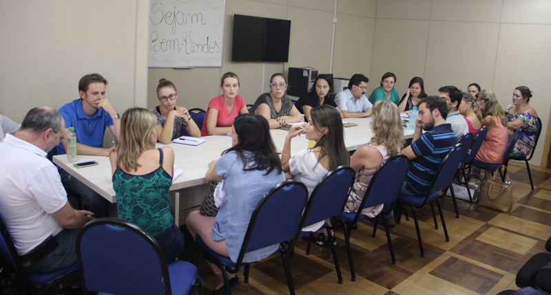 Secretaria Municipal de Saúde se reúne com Médicos e Enfermeiros