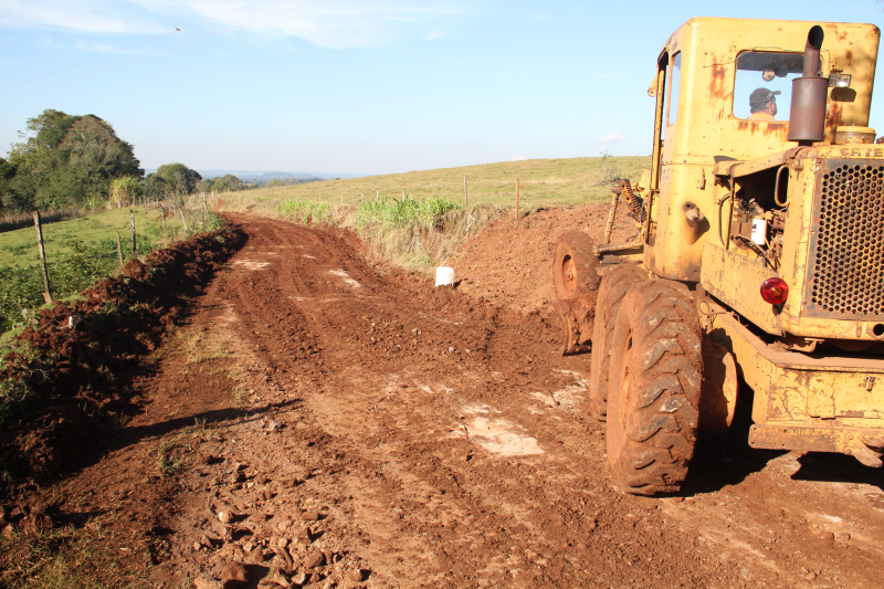 Infraestrutura: Equipes intensificam trabalhos no interior e na cidade