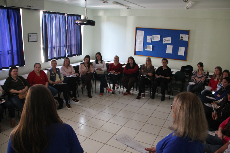 SMS e SETREM realizam capacitação em TEA para as Agentes de Saúde
