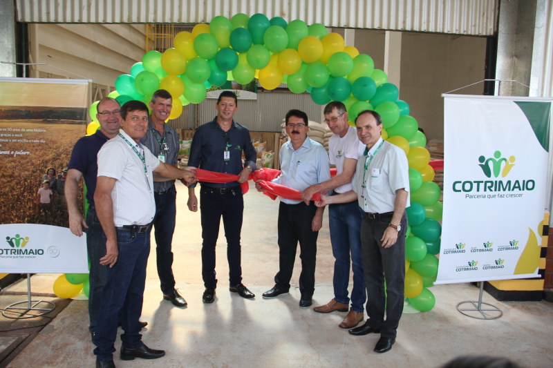 Executivo participa de inauguração na Cotrimaio