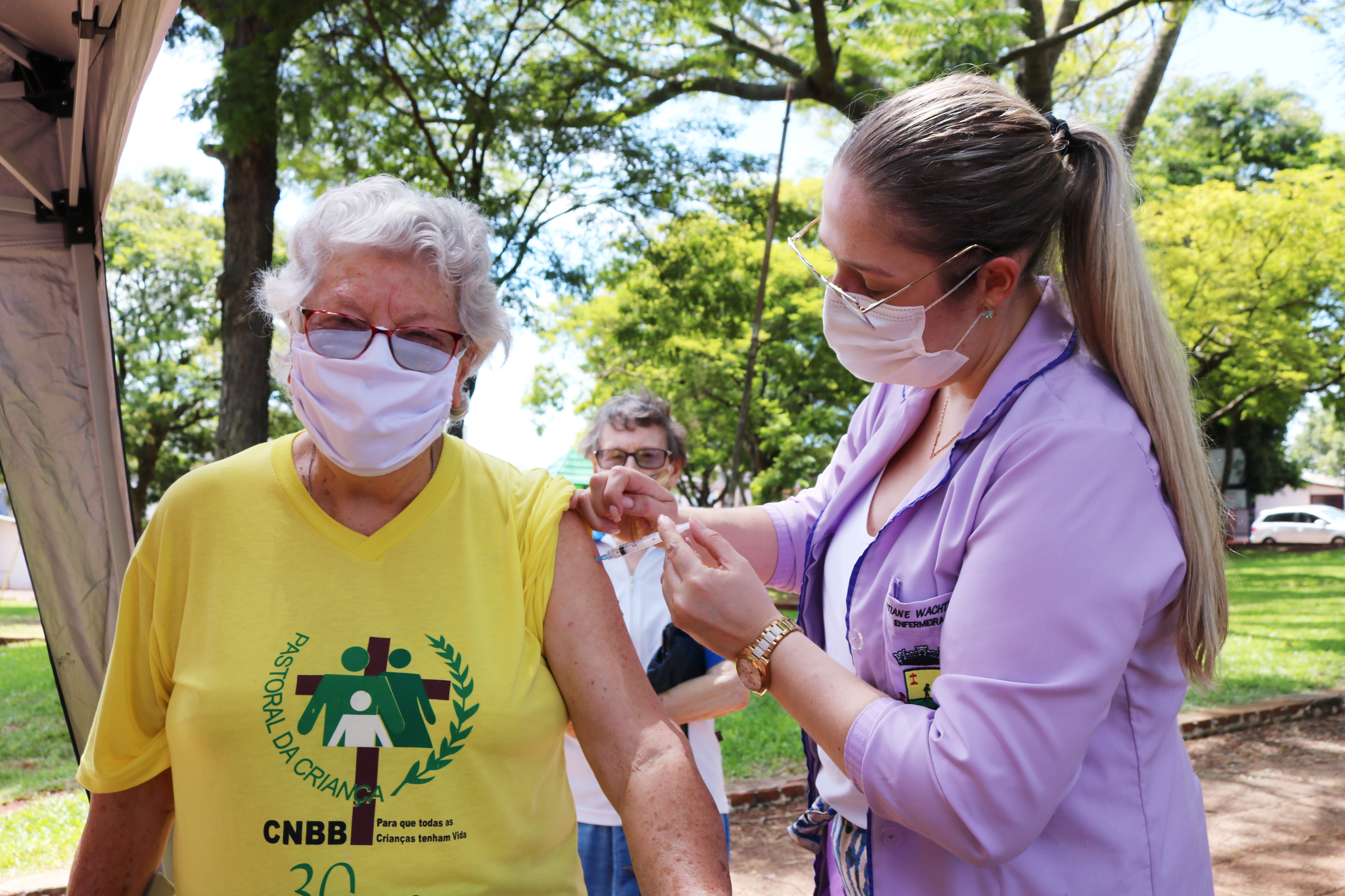 TRÊS-MAIENSES COM MAIS DE 85 ANOS SÃO VACINADOS CONTRA A COVID-19