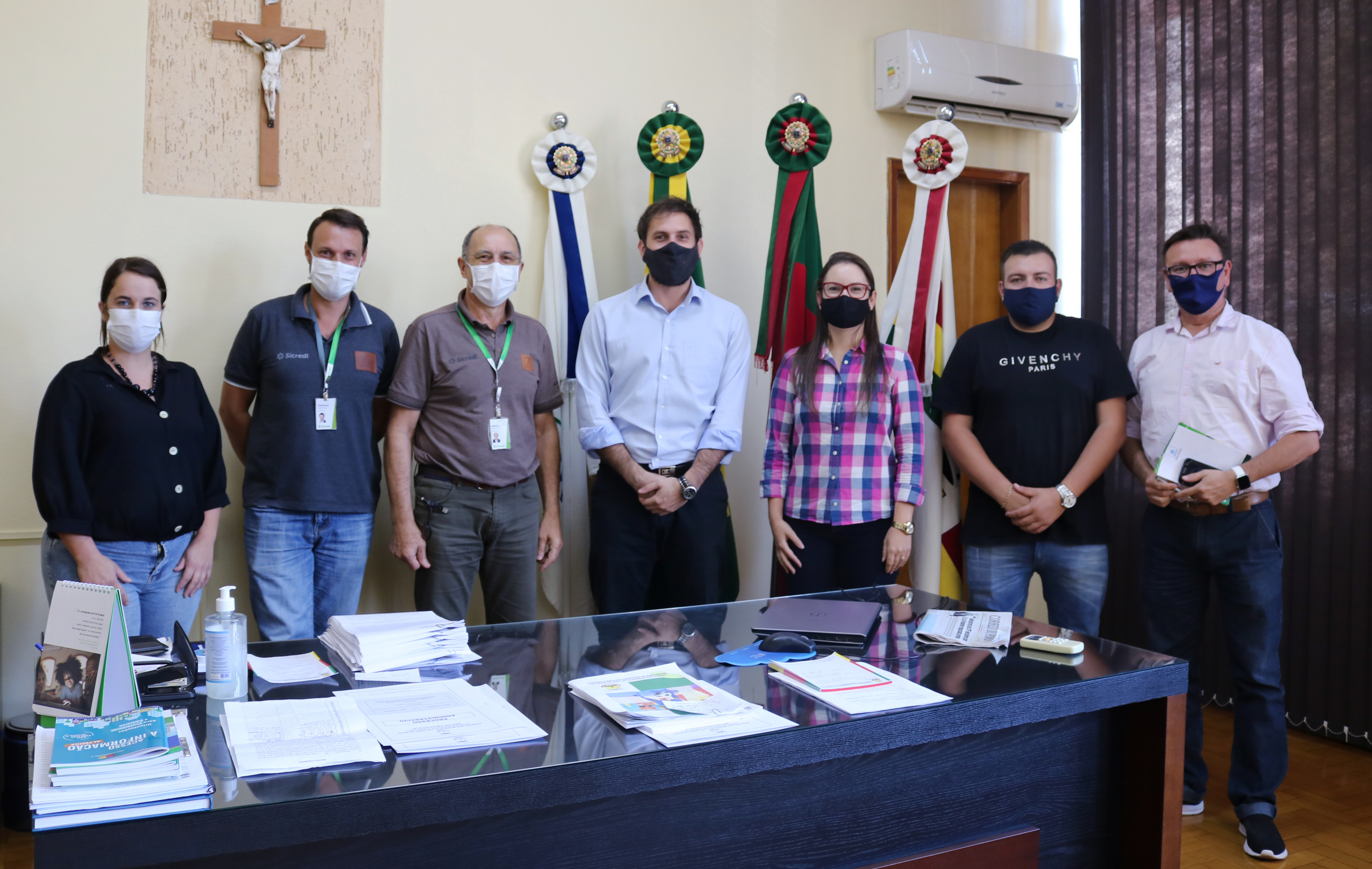 “PROJETO CATADORES” É APRESENTADO AO PREFEITO MUNICIPAL