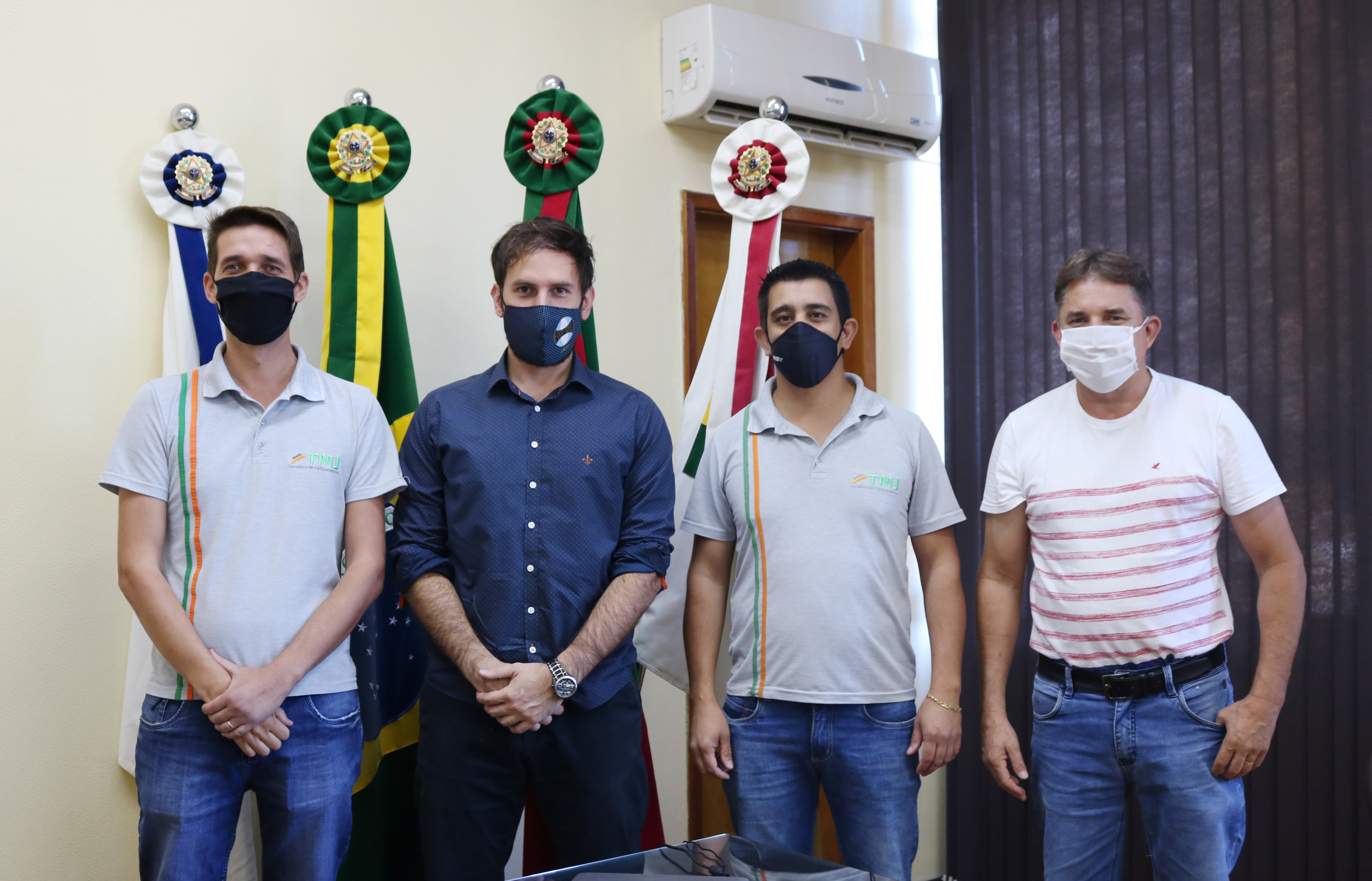 EMPRESÁRIOS VISITAM GABINETE MUNICIPAL