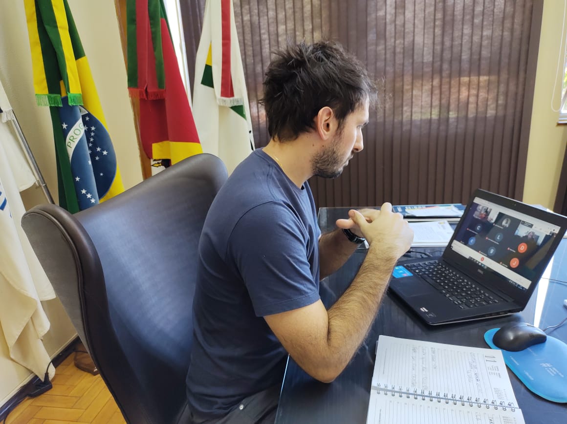 PREFEITOS DEBATEM A AQUISIÇÃO DE MAIS 10 LEITOS DE UTI PARA O ABOSCO