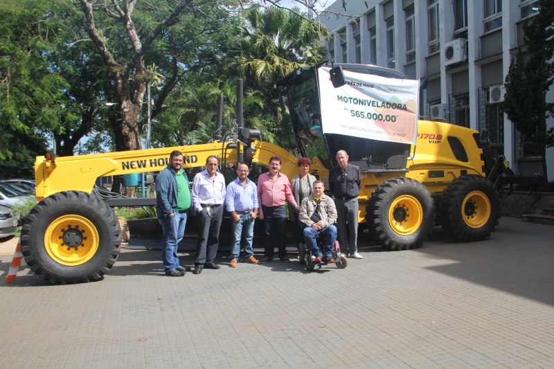 Renovação: prefeitura adquire motoniveladora para o Município