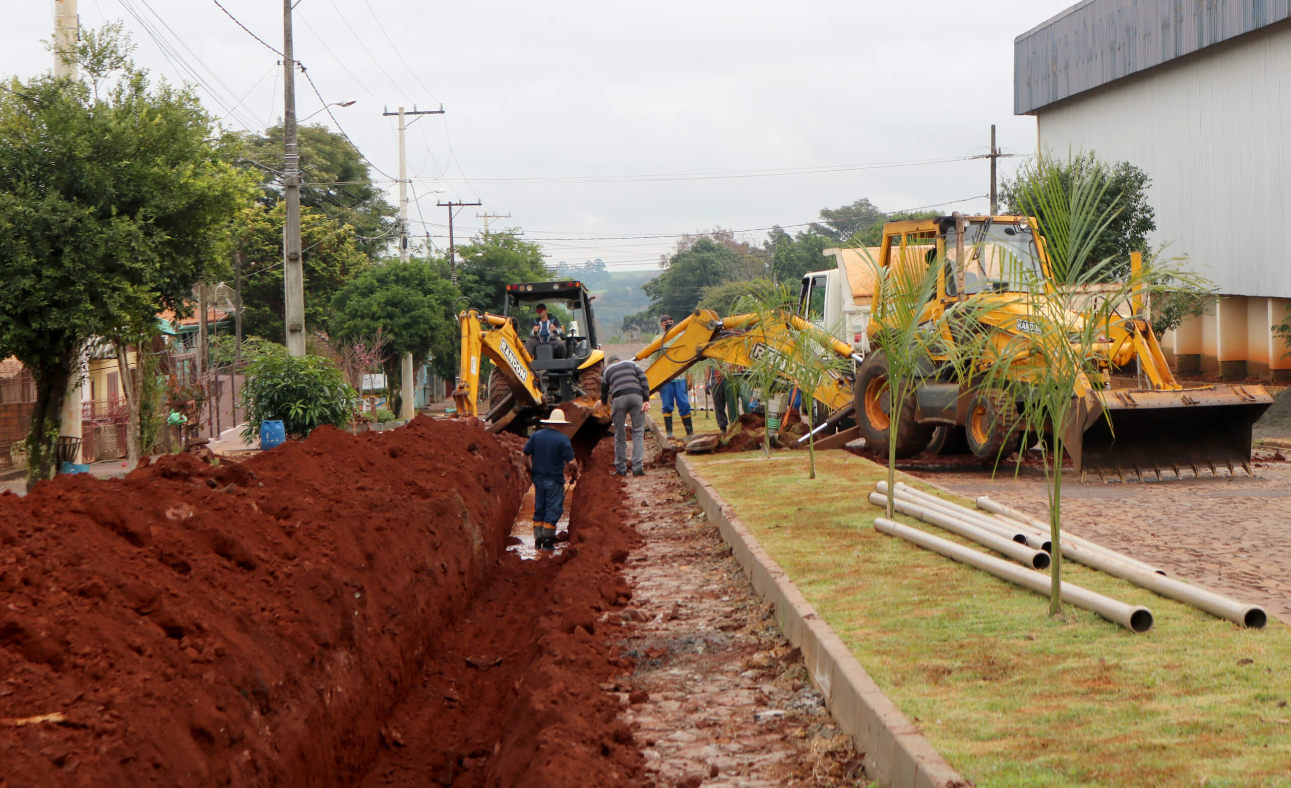 SECRETARIA DE OBRAS ESTÁ ATUANDO EM DIVERSAS FRENTES NA CIDADE E INTERIOR