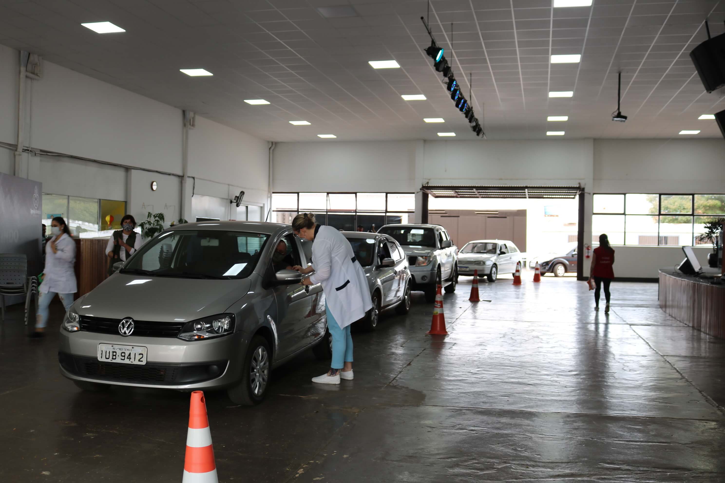 POPULAÇÃO ACIMA DE 52 ANOS DO MUNICÍPIO RECEBE A 2ª DOSE DA VACINA CONTRA A COVID-19