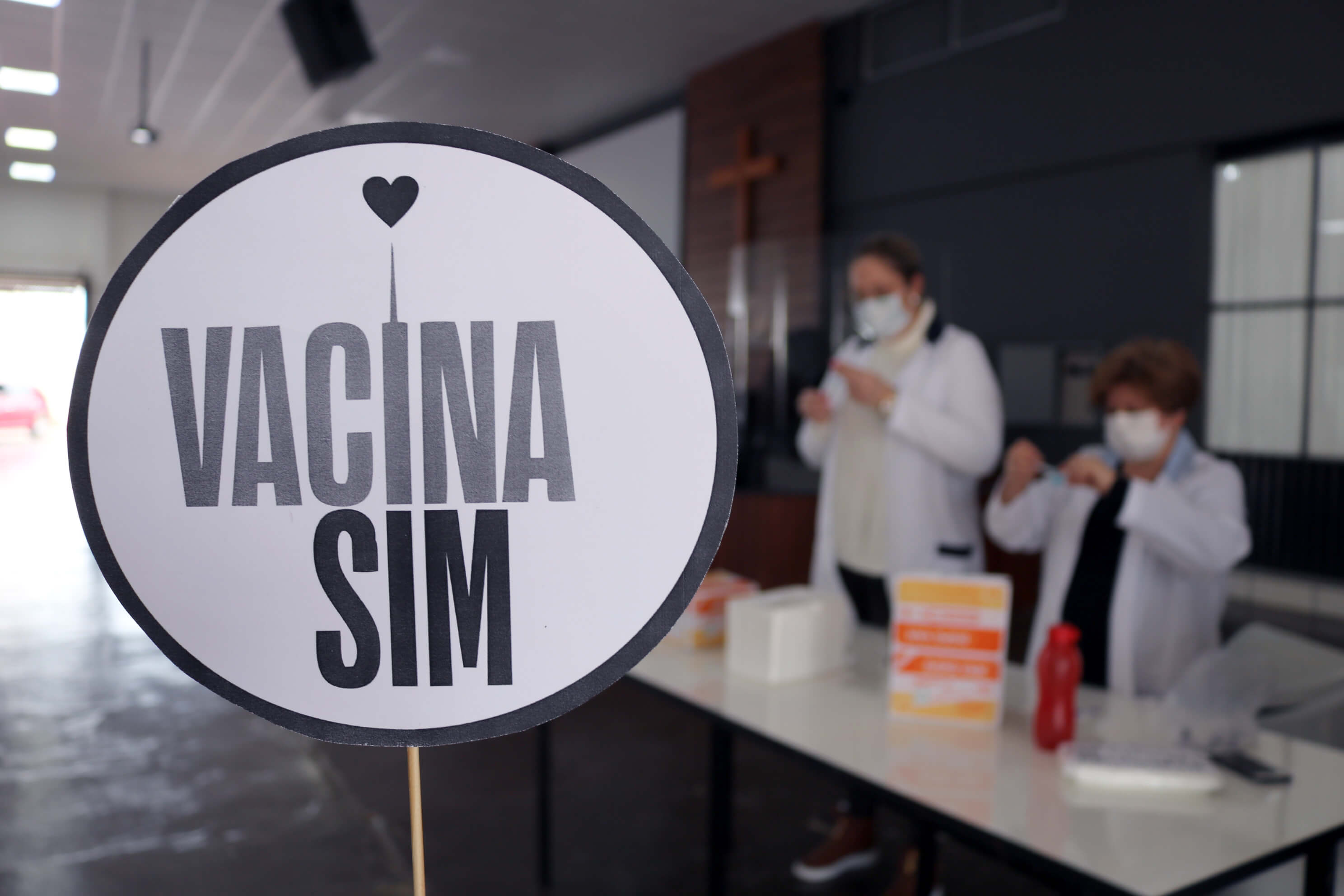 VACINAÇÃO CONTRA A COVID-19 EM PESSOAS ACIMA DE 31 ANOS OCORREU HOJE