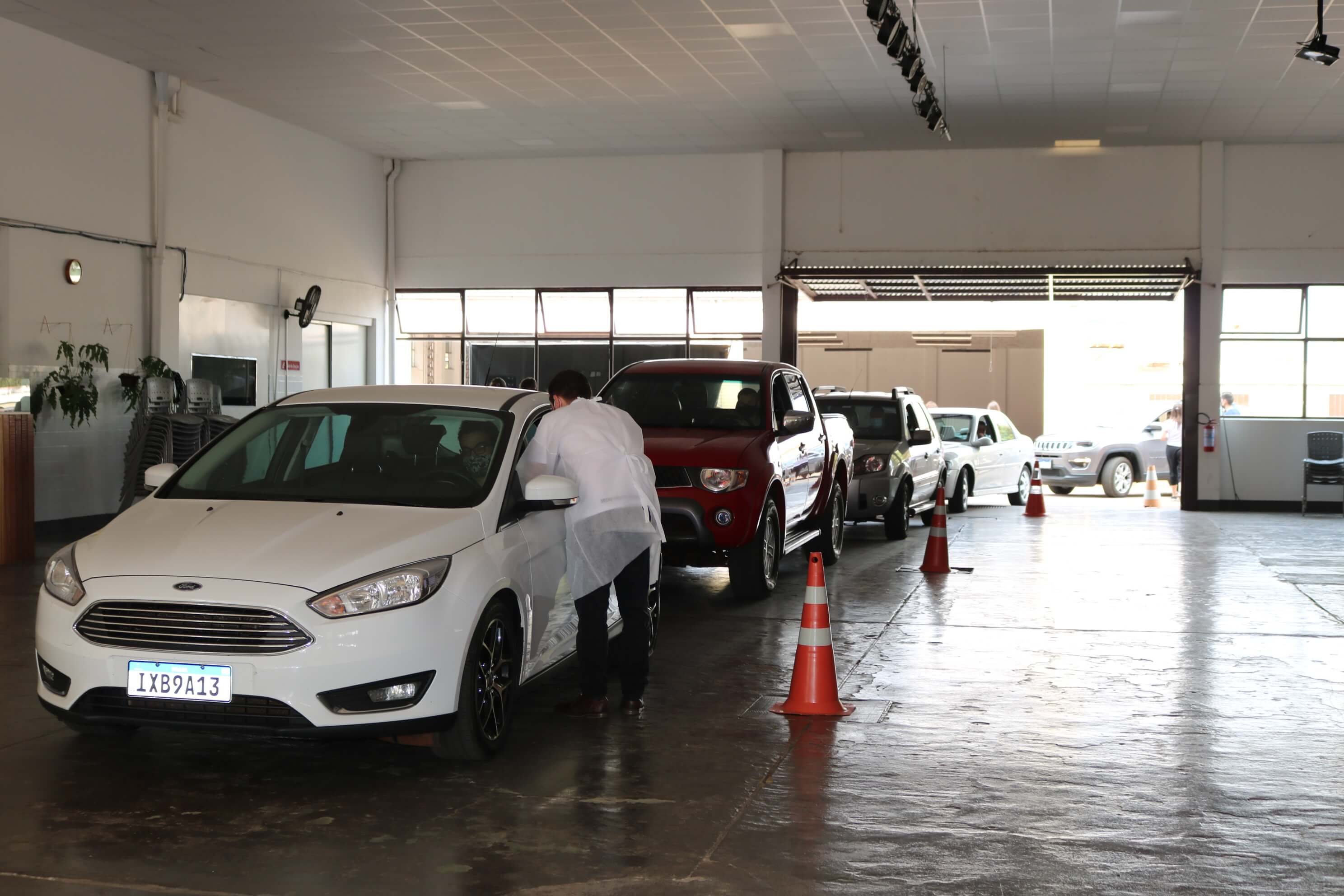 VACINAÇÃO CONTRA A COVID-19 EM PESSOAS ACIMA DE 20 ANOS OCORREU HOJE