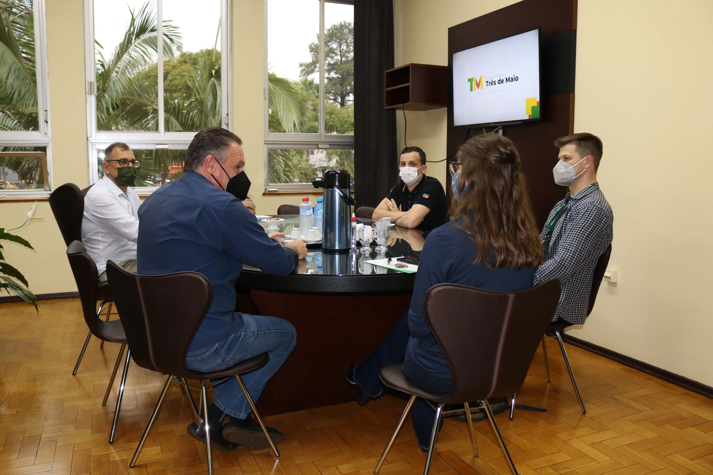REUNIÃO DEBATE INSTALAÇÃO DO PROCON EM TRÊS DE MAIO