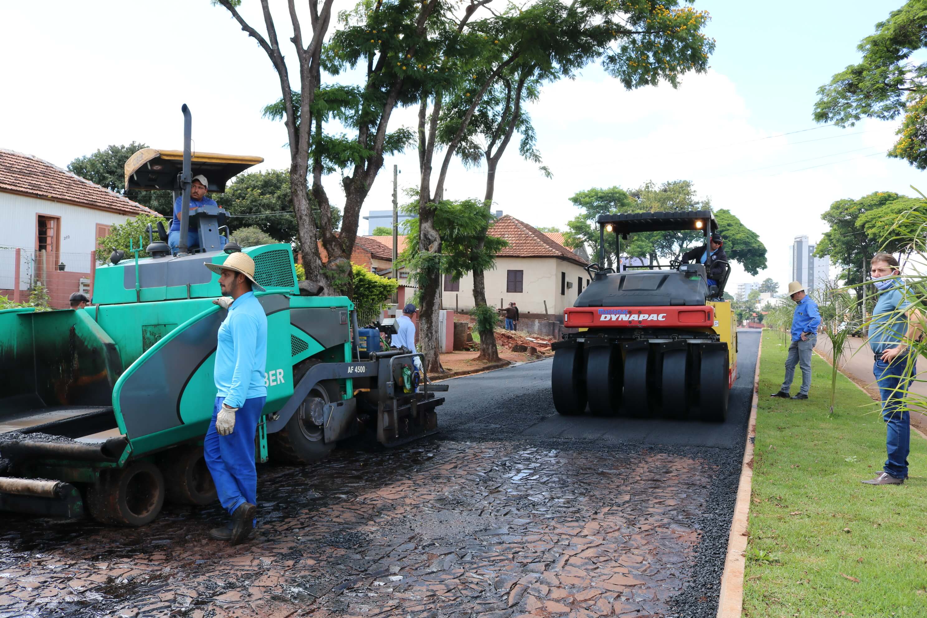 OBRAS NA AVENIDA MEDIANEIRA SÃO RETOMADAS