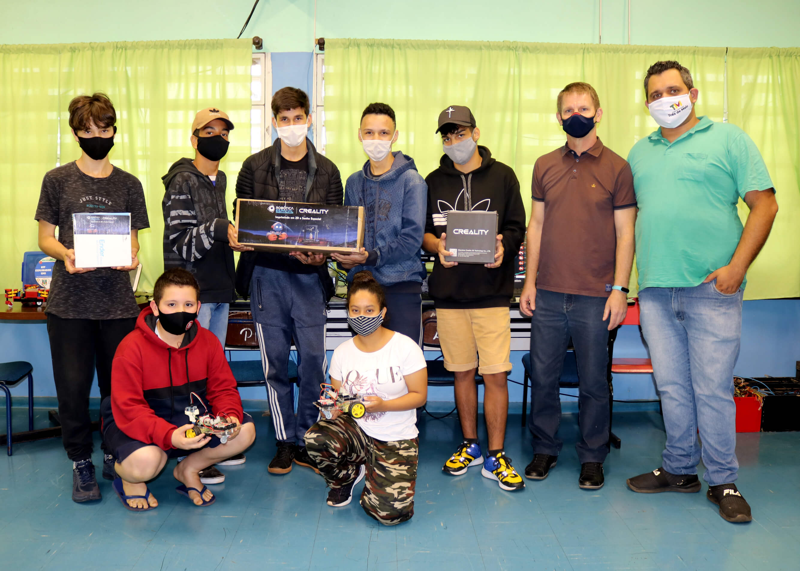 CMEI CAMINHOS INOVADORES RECEBE IMPRESSORA 3D