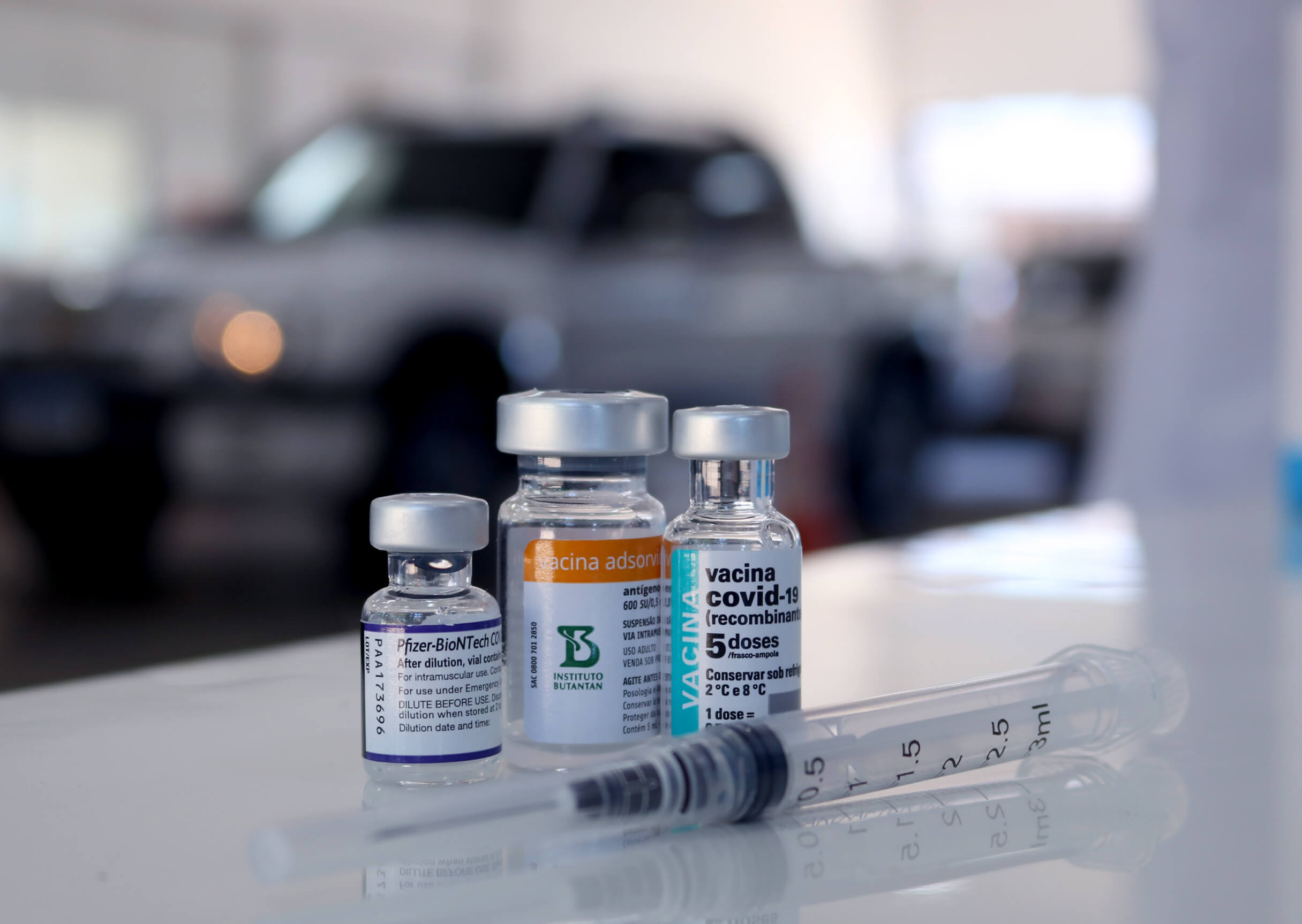 DRIVE-THRU DE IMUNIZAÇÃO CONTRA A COVID-19 OCORREU HOJE